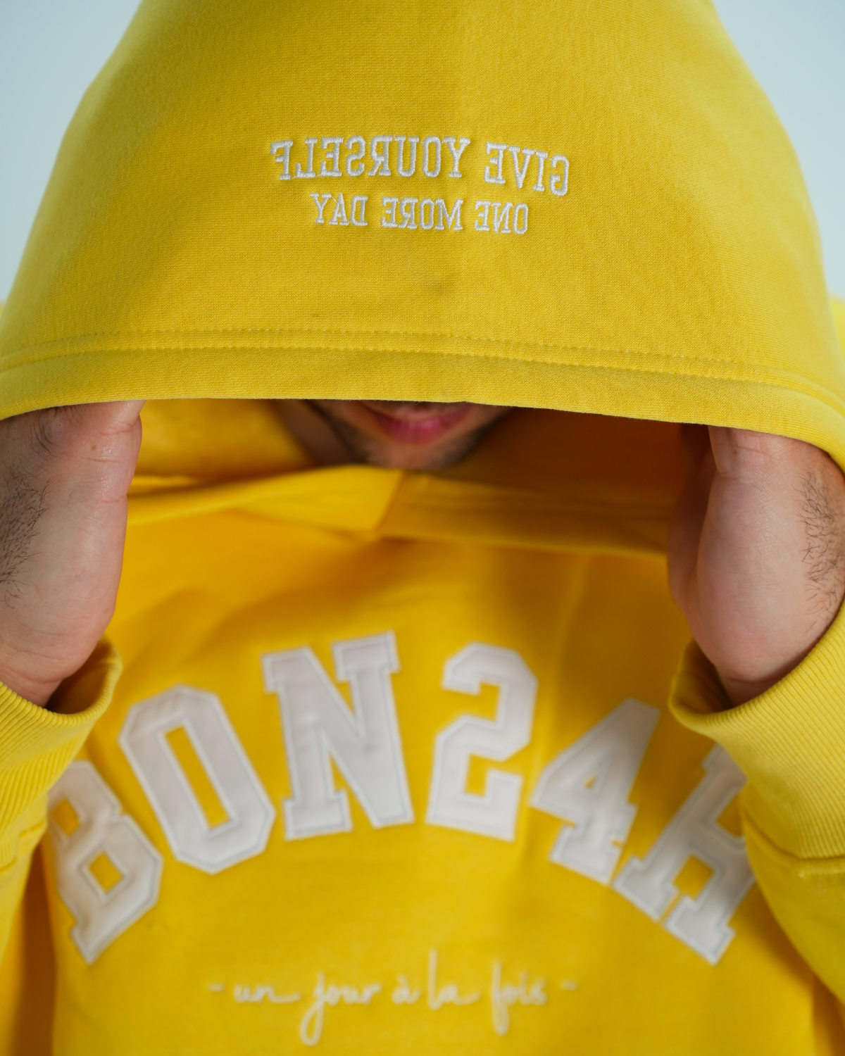 Hoodie Jaune - Nouvelle Ere