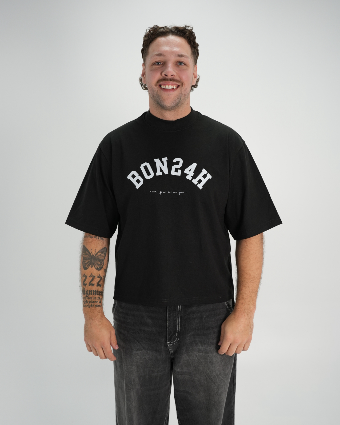 Boxy Tee Noir - Nouvelle Ere