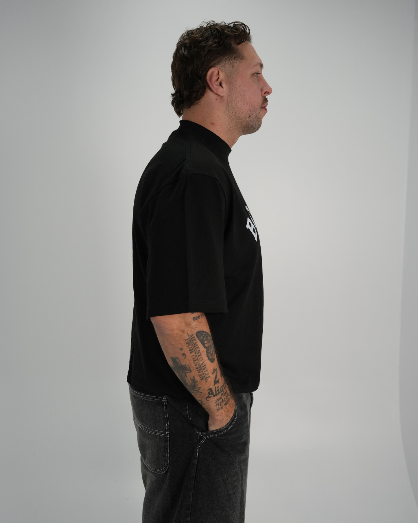 Boxy Tee Noir - Nouvelle Ere